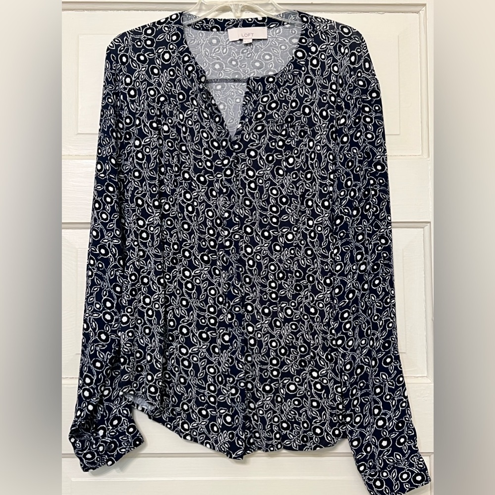 LOFT Deep Navy and Black Long Sleeved Top. Size XL